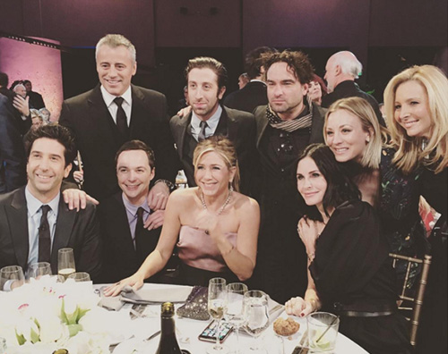 Reunion Friends the big bang theory Mega reunion tra il cast di Friends e quello di The Big Bang Theory