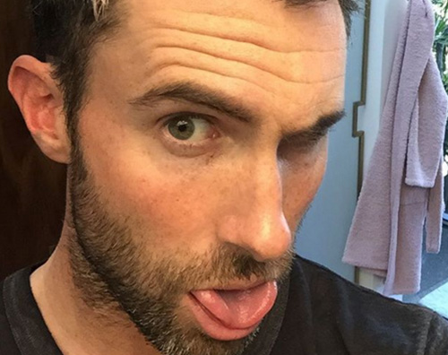 Adam Levine Capelli rosa per Adam Levine