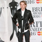 JamieCampbellBower 150x150 Brit Awards 2016, Adele trionfatrice assoluta