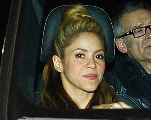 Shakira Shakira compie 39 anni e festeggia al bowling