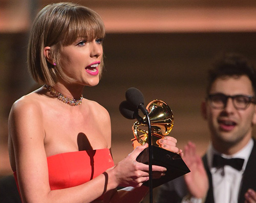Taylor Swift3 Taylor Swift risponde a Kanye West sul palco dei Grammy 2016