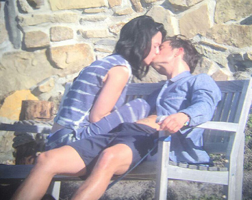 Katy Perri Orlando Bloom Bacio Katy Perry e Orlando Bloom: primo bacio alla luce del sole