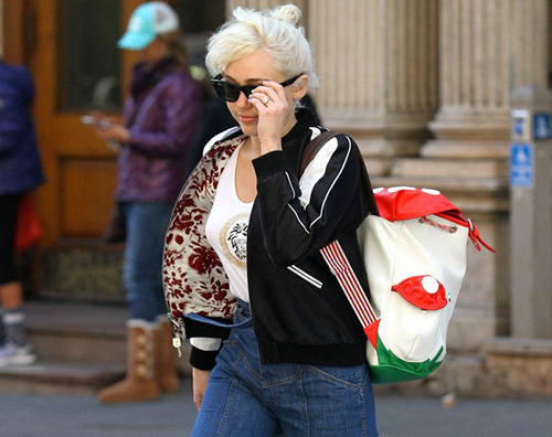 Miley Cyrus 2 3 Miley Cyrus stile anni 70 a New York