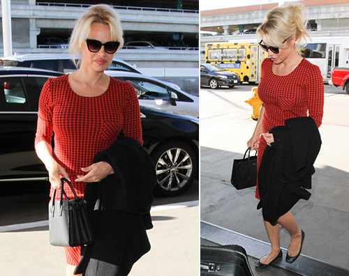 Pamela Anderson Pamela Anderson viaggia in rosso