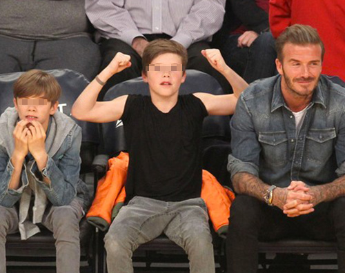 David romeo cruz 2 David Beckham con Romeo e Cruz alla partita dei LA Lakers