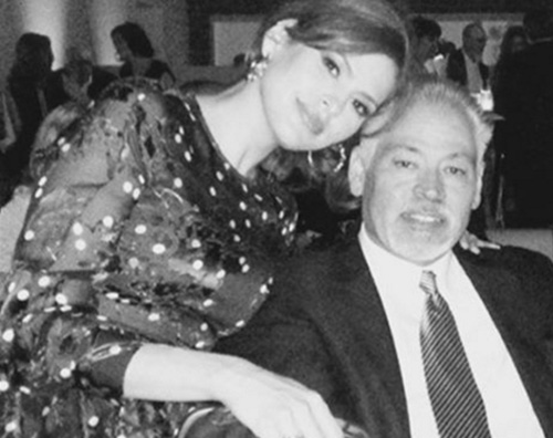 Eva Mendes Eva Mendes ricorda suo fratello Carlos su Instagram dopo la scomparsa