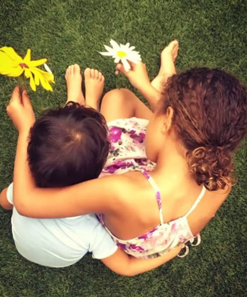 Halle Berry 2 Halley Berry posta su Instagram una foto dei suoi bambini
