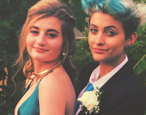 Paris Jackson 1 Paris Jackson, ballo di fine anno in smoking