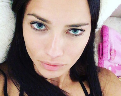 Adriana Lima Adriana Lima festeggia i suoi 35 anni