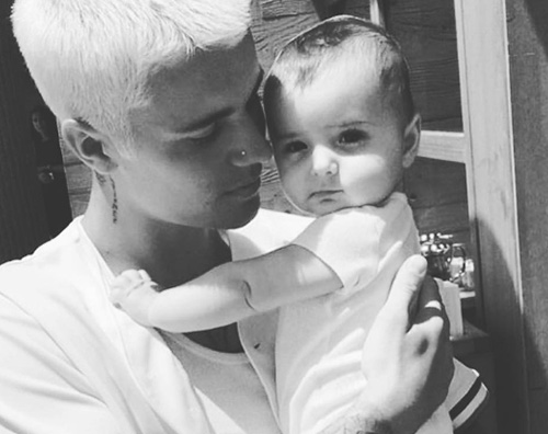 Justin Bieber 1 Justin Bieber posa con sua figlia su Instagram