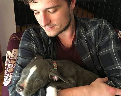 Josh Josh Hutcherson orgoglioso del suo cane