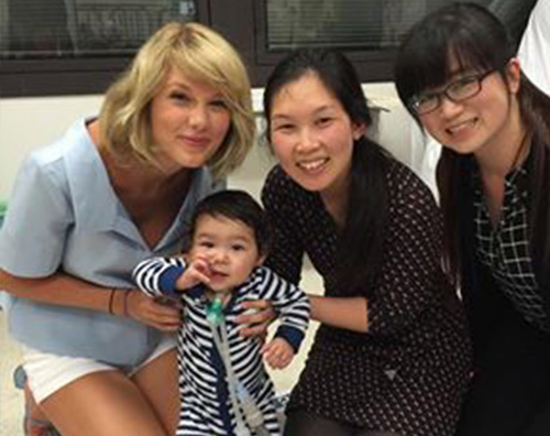 Taylor Swift 1 Taylor Swift fa visita ad un ospedale pediatrico australiano