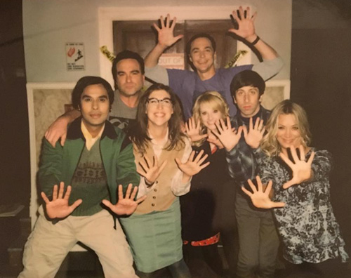The Big Bang Theory 10 cast Selfie di gruppo per il cast di The Big Bang Theory