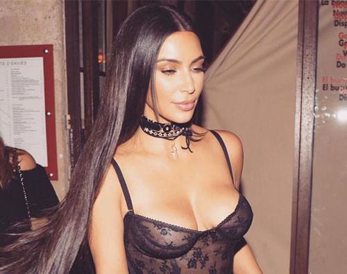 Kim Kardashian Kim Kardashian, troppo scura per una campagna pubblicitaria