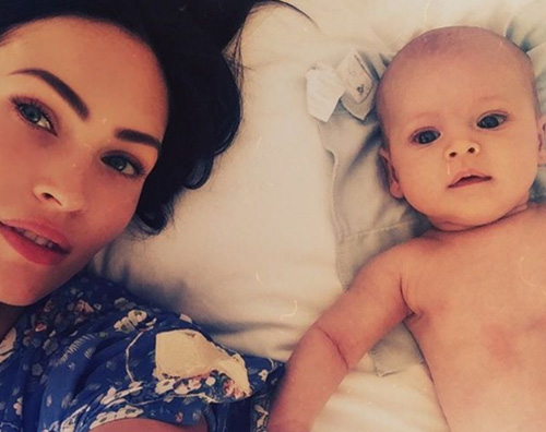 Megan Fox Megan Fox: “Essere mamma per la terza volta non è stato facile”