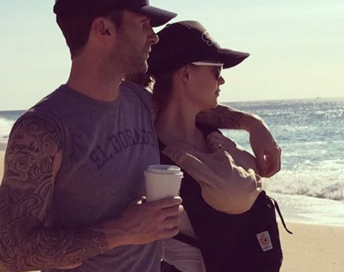 Adam Levine Adam Levine, che bel quadretto di famiglia su Instagram