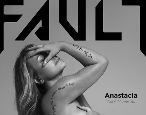 Anastacia 1 1 Anastacia si spoglia per Fault Magazine