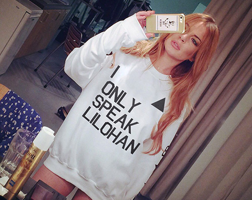Lindsay Lohan Lindsay Lohan disegna una linea di t shirt per beneficenza