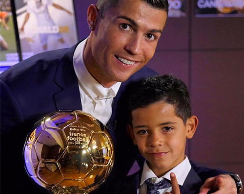 Cristiano Ronaldo 2 Cristiano Rolando ha vinto il pallone d oro