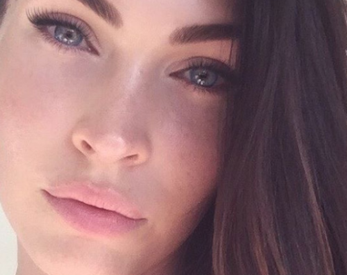 Megan Fox Megan Fox selfie al naturale