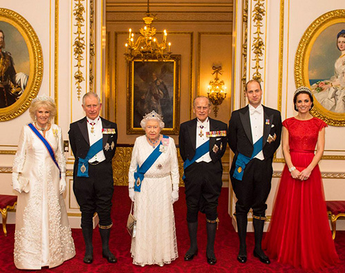Royal Family La Royal Family riceve gli ambasciatori a Buckingham Palace