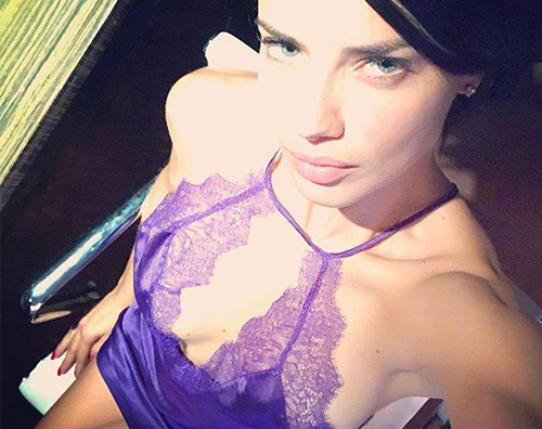 Adriana Lima Adriana Lima in lingerie fa impazzire Instagram
