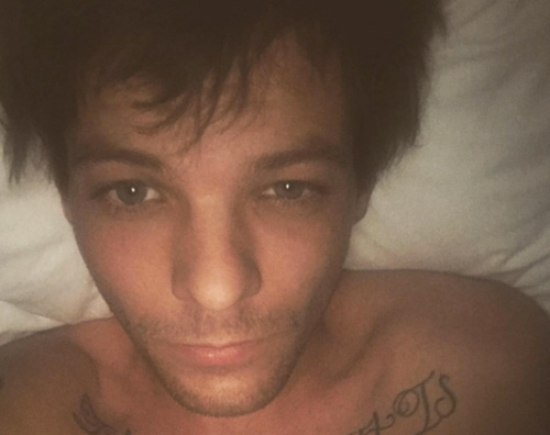 Louis Tomplinson Louis Tomlinson senza maglietta su Instagram