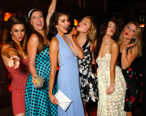 Nina Dobrev 1 1 Nina Dobrev, party a tema per i suoi 28 anni
