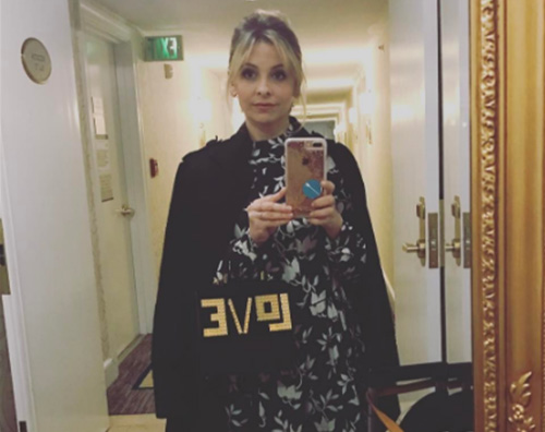 Sarah Michelle Gellar Sarah Michelle Gellar, selfie dopo un lungo viaggio