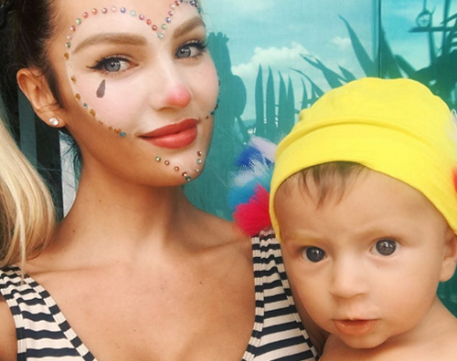 Candice Candice Swanepoel è pronta per Carnevale