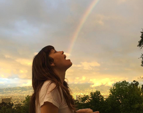 Jessica Biel 2 1 Jessica Biel mangia l arcobaleno