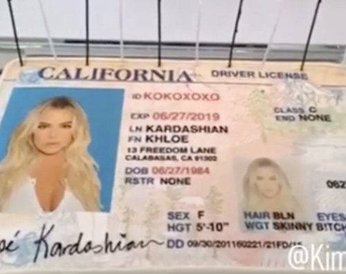 Khloe Khloe Kardashian, dopo il divorzio cancella il cognome Odom dalla carta d’ identità