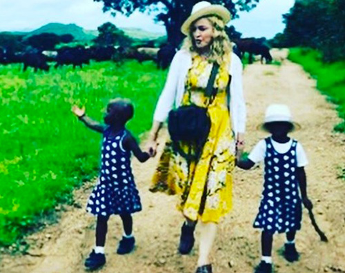 Madonna 1 Madonna mostra Esthes e Stella su Instagram dopo l adozione