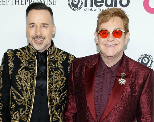 Cover Elton John festeggia i suoi 70 anni a Los Angeles
