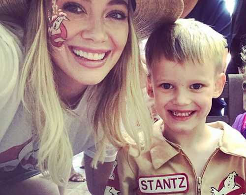 Hilary Duff e Luca Comrie Hilary Duff fa shopping a Los Angeles