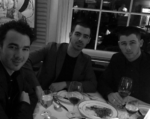 Jonas Brothers I Jonas Brothers a cena insieme a Londra