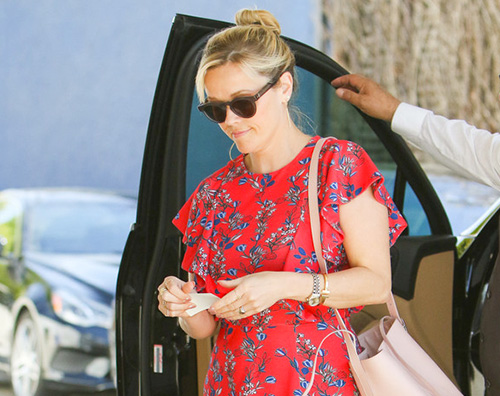 Reese Reese Witherspoon porta la primavera a Los Angeles