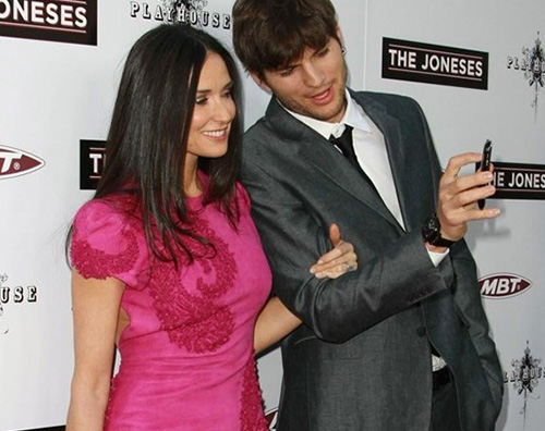 Demi Ashton Ashton Kutcher parla del divorzio da Demi Moore