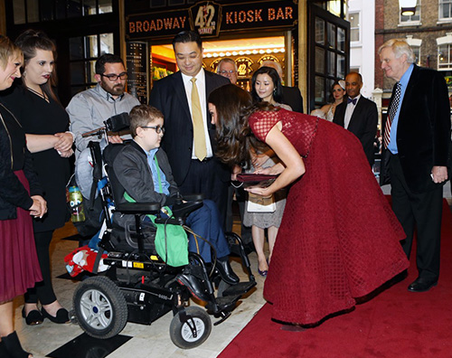 Kate Middleton elegantissima al Theatre Royal di Londra Kate Middleton 2 Kate Middleton elegantissima al Theatre Royal di Londra