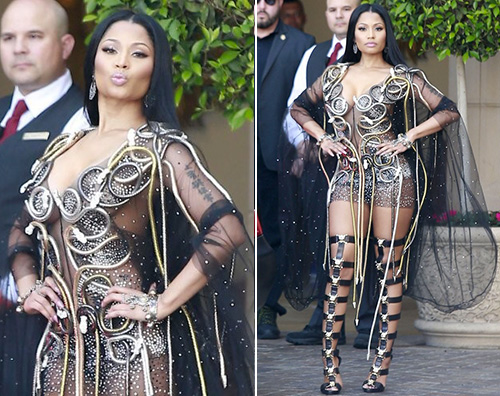 Nicki Minaj Nicki Minaj ricoperta di serpenti couture a Beverly Hills