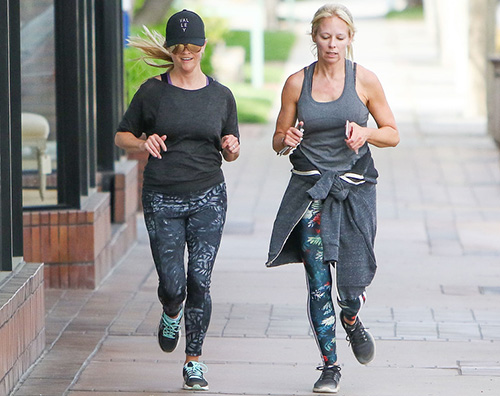 Reese Witherspoon Reese Witherspoon fa jogging a Los Angeles