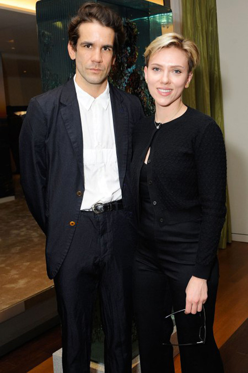 Scarlett 2 Scarlett Johansson con Romain Dauriac a New York