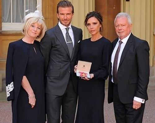 Vicotria Beckham Victoria Beckham premiata dal Principe William