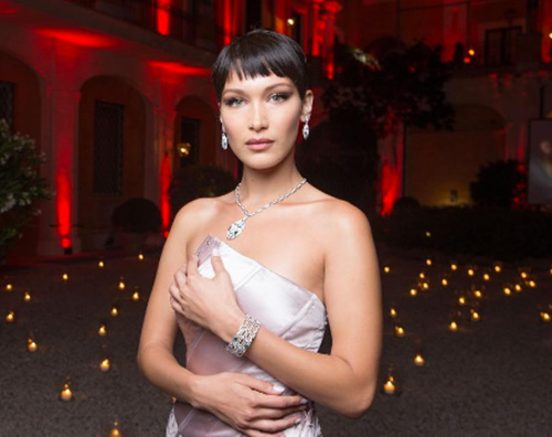 Bella Hadid 1 1 Bella Hadidi ha un nuovo look a Roma