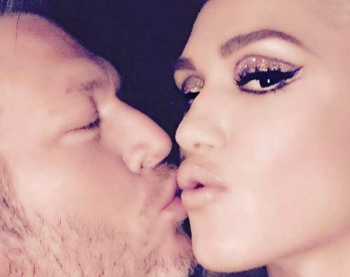 Gwen Stefani Blake Shelton Gwen Stefani e Blake Shelton, bacio social