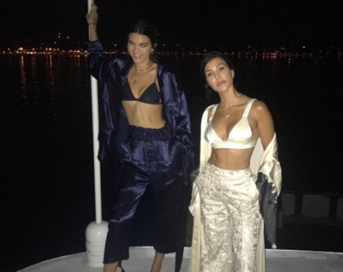 Kourtney Kardashian 2 Kourtney Kardashian, la bella vita a Cannes