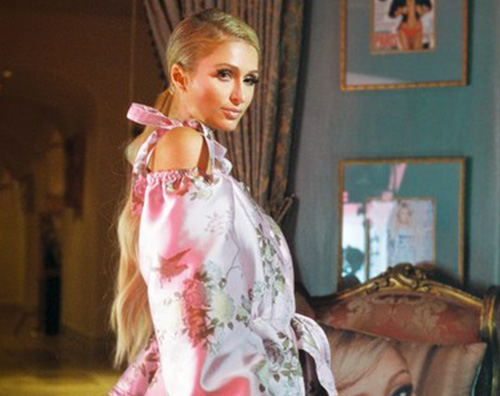 Paris Hilton: “Il selfie l’ ho inventato io”