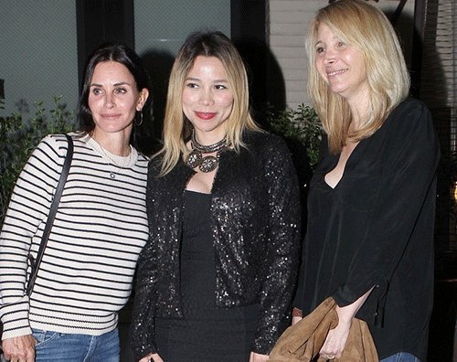 courteney lisa Courteney Cox e Lisa Kudrow, cena insieme a Beverly Hills