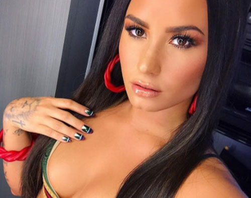 Demi Lovato Demi Lovato sembra Kim Kardashian su Instagram