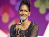 Halle Berry è hot per la promozione di Bruised